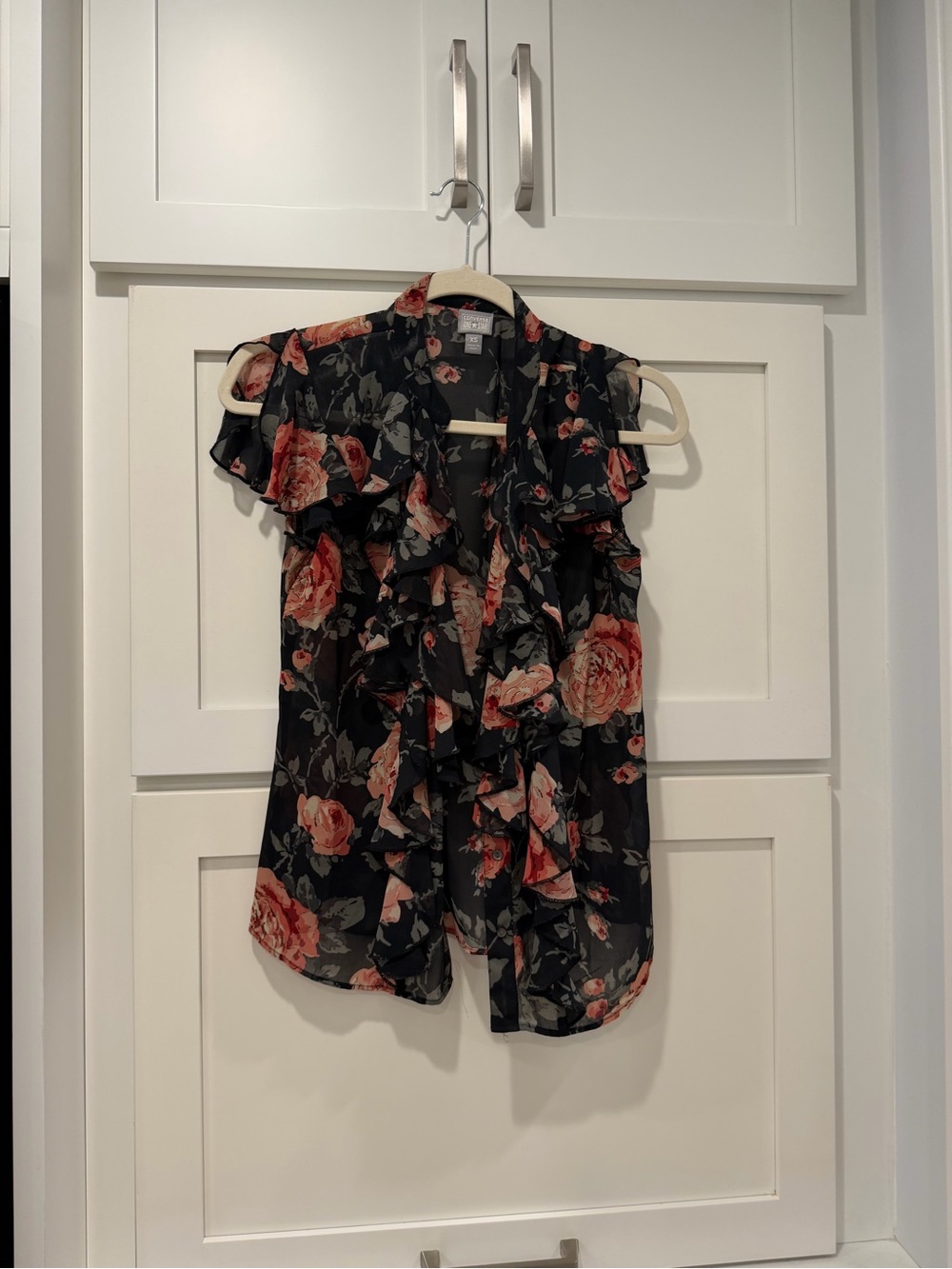 Converse Black Floral Ruffle Sleeveless Blouse